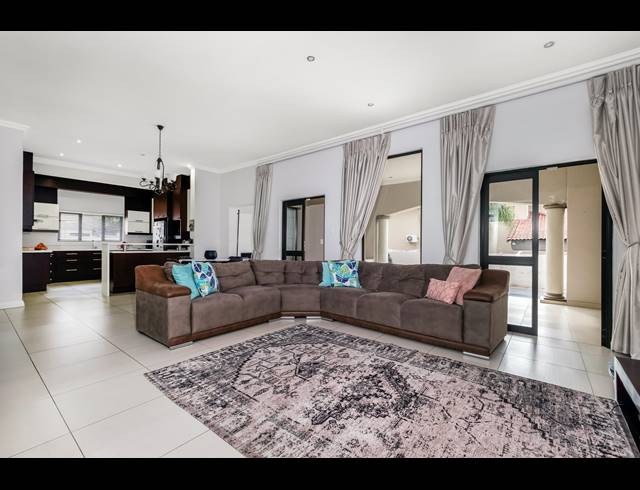 4 BEDROOM HOUSE FOR SALE IN FERNRIDGE ESTATE